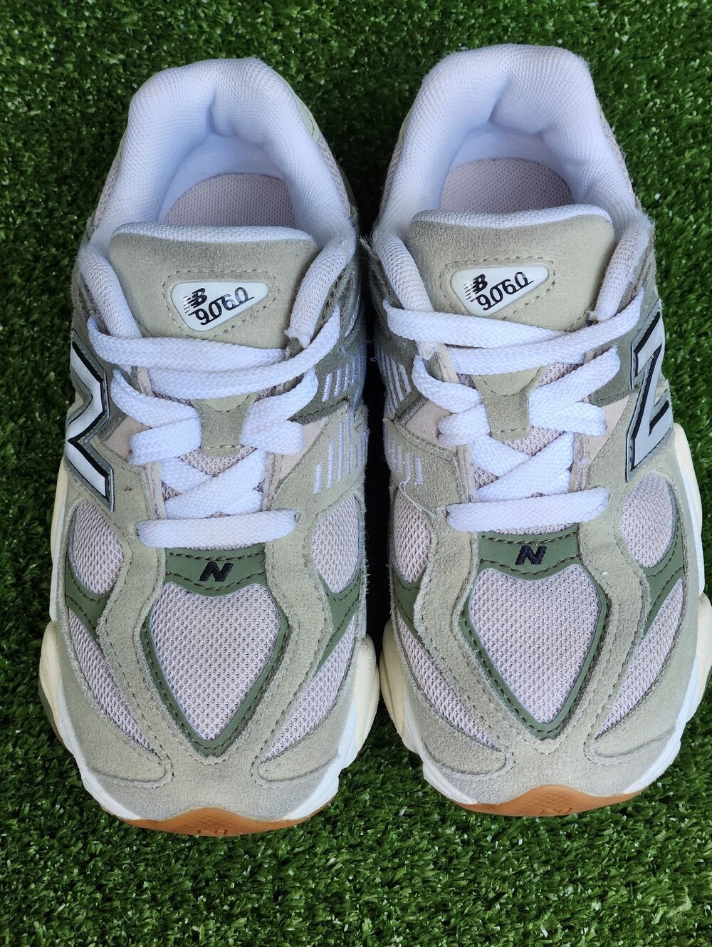 New Balance 9060 Little Girls Size 13 Athletic-Lifestyle Running Sneakers Shoes - Picture 8 of 16